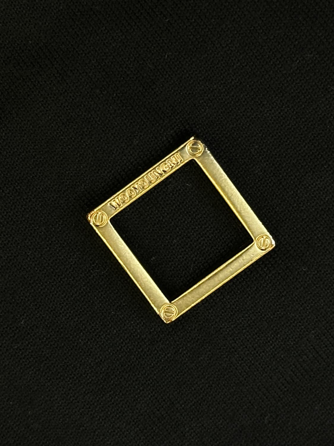 우영미 21SS 스퀘어 로고 나일론 포켓 티셔츠 상품이미지5