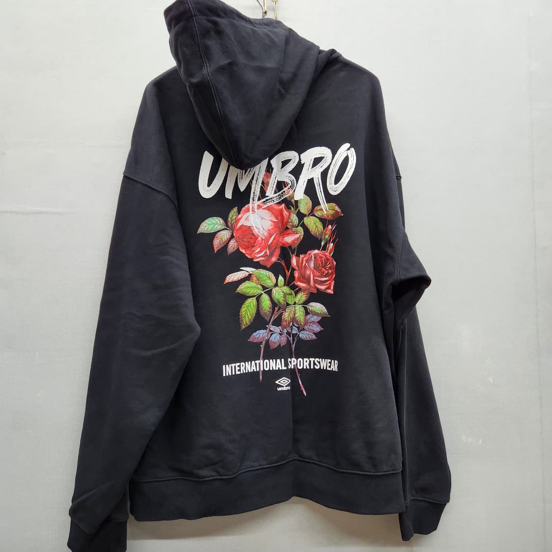 엄브로 플라워 빈티지 프린팅 후드티 100(2XL) 상품이미지1