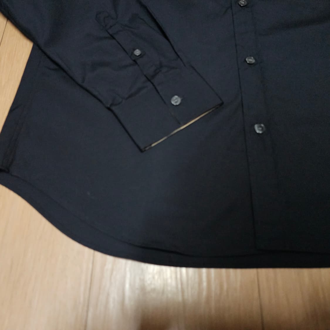 버버리 브릿 체크트리밍 신축성좋은 남성블랙셔츠 100 상품이미지4