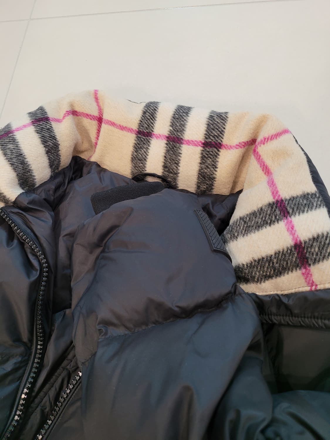 🖤 한 끗 차이 핏이 예술! 시크한 블랙 크롭 여성  퍼퍼 패딩 상품이미지3