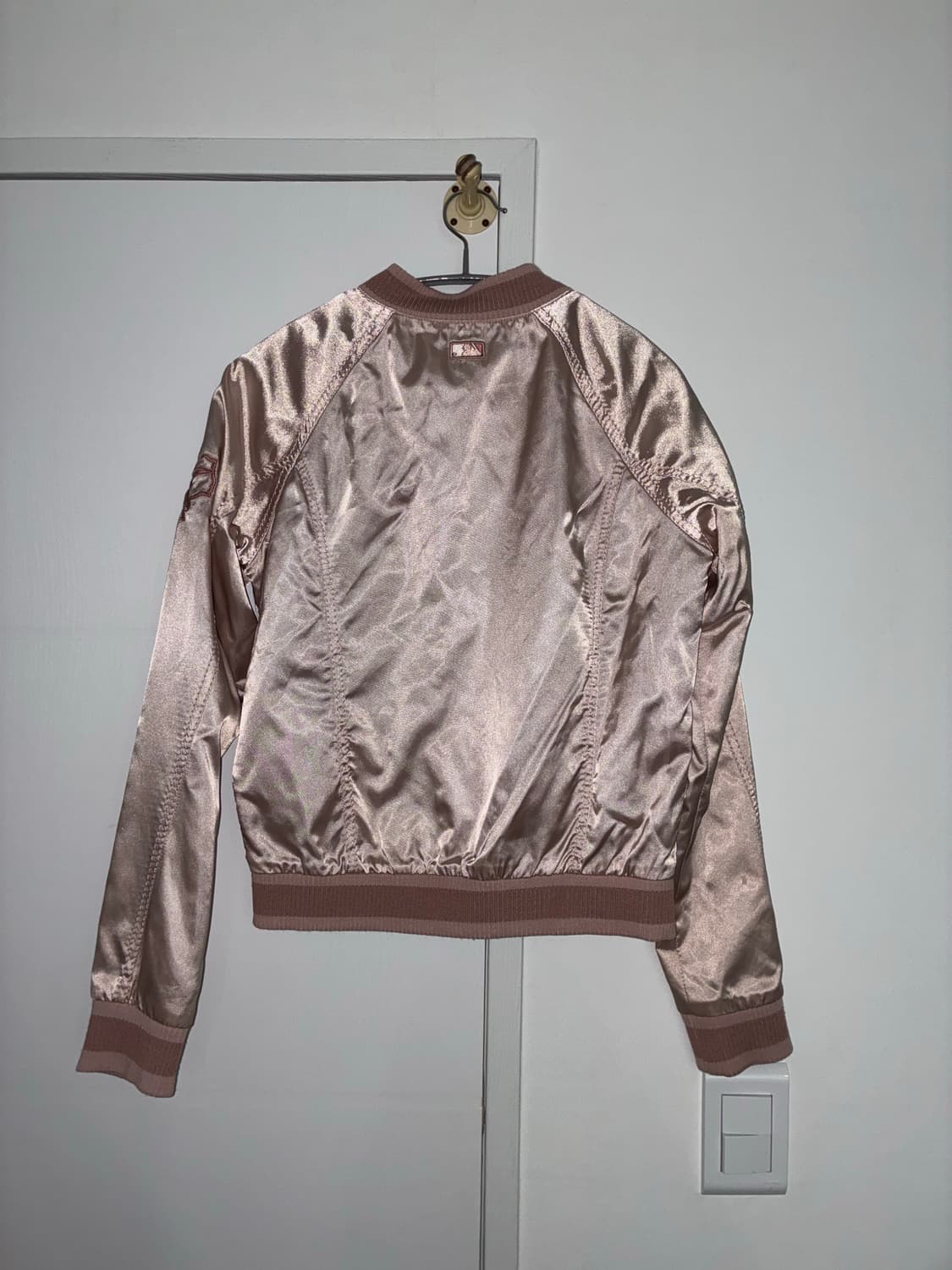 MLB 봄버 바시티 자켓 펄 누디핑크 상품이미지2