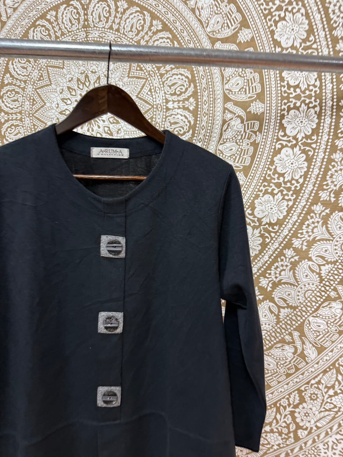 A.RUM.A 제페니즈 빈티지 여성 버튼 디테일 롱슬리브  상품이미지3