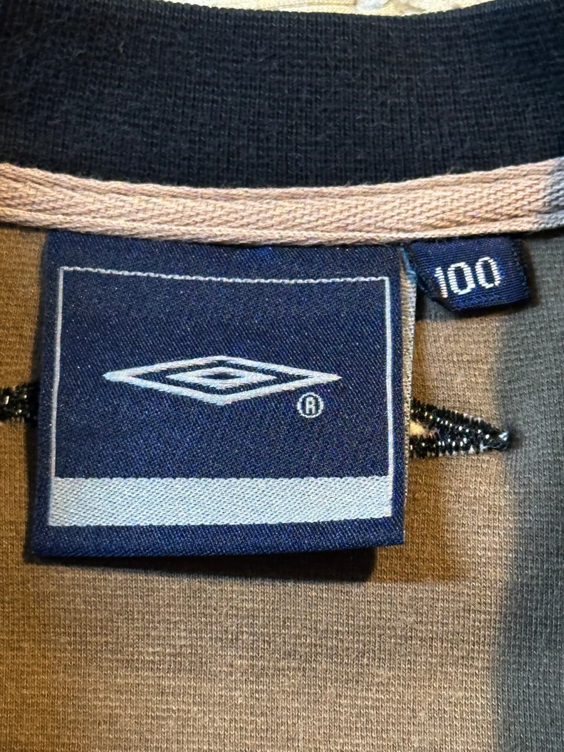 엄브로 UMBRO 올드스쿨 나그랑 롱슬리브 브라운 블랙 상품이미지6