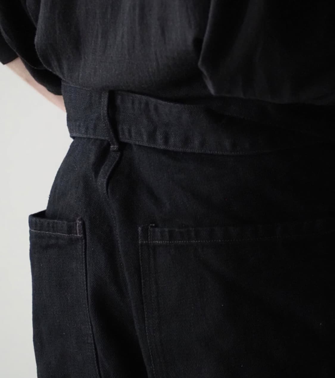 [2] 25fw 코모리 벨티드 블랙 상품이미지7