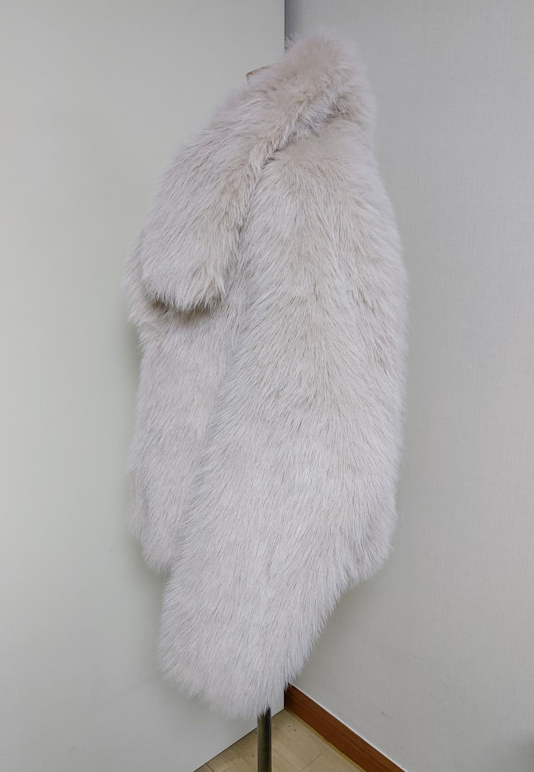 ZARA 페이크퍼 자켓 (L사이즈)

 상품이미지3