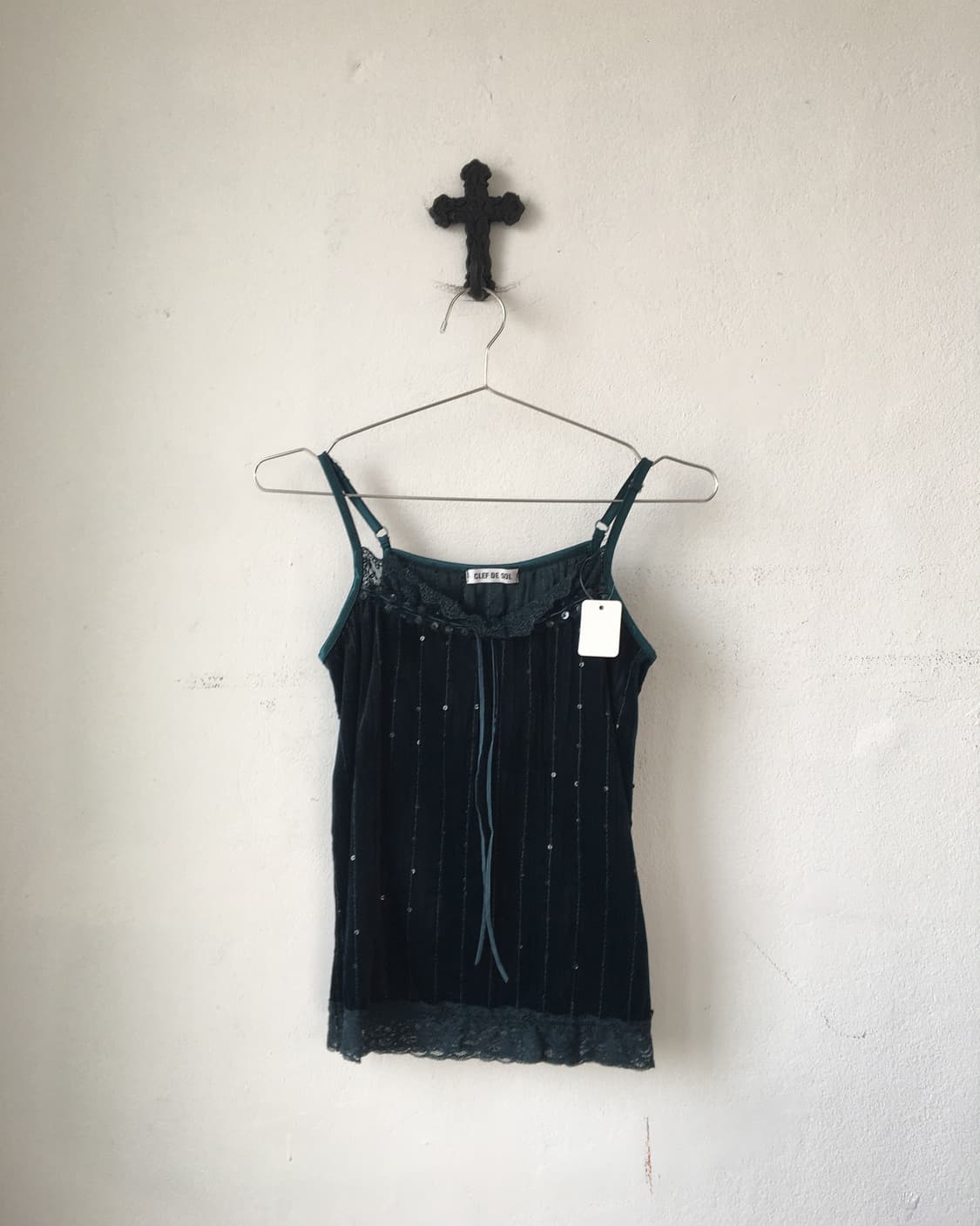 Lace trimming velvet sleeveless 상품이미지1