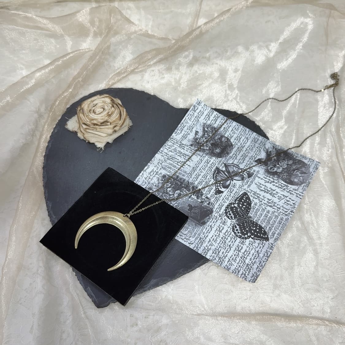 빈티지  황동 달 목걸이 상품이미지3