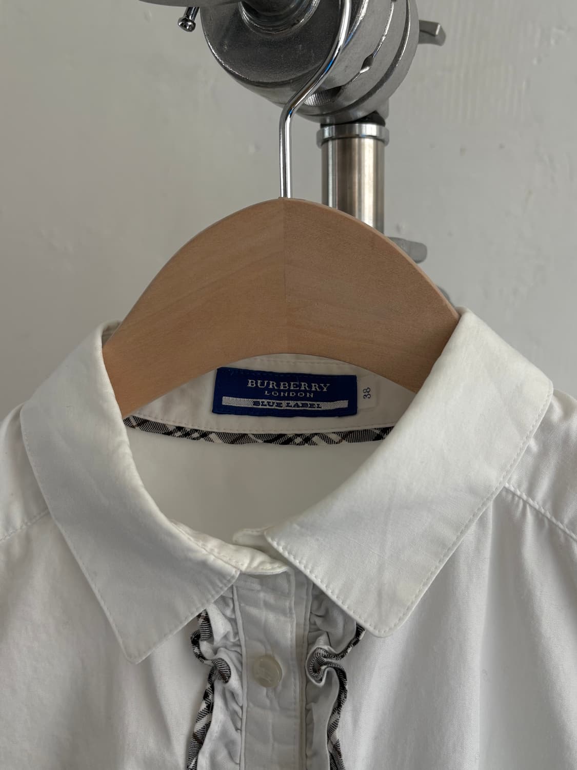 Burberry 버버리 블루라벨 퍼프 화이트 셔츠 상품이미지3