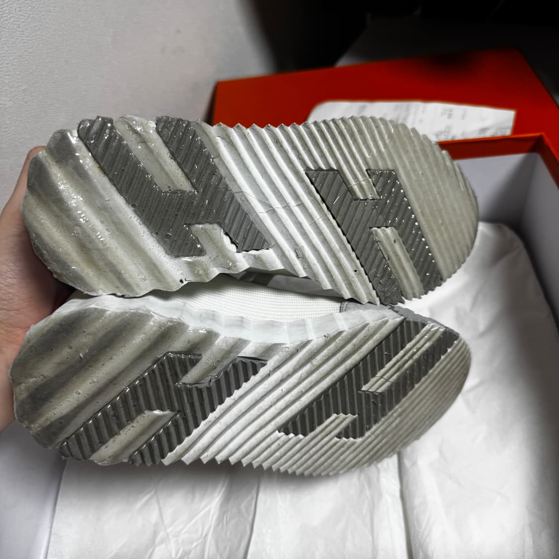 에르메스 바운싱 블랑 스웨이드 스니커즈 39 상품이미지6