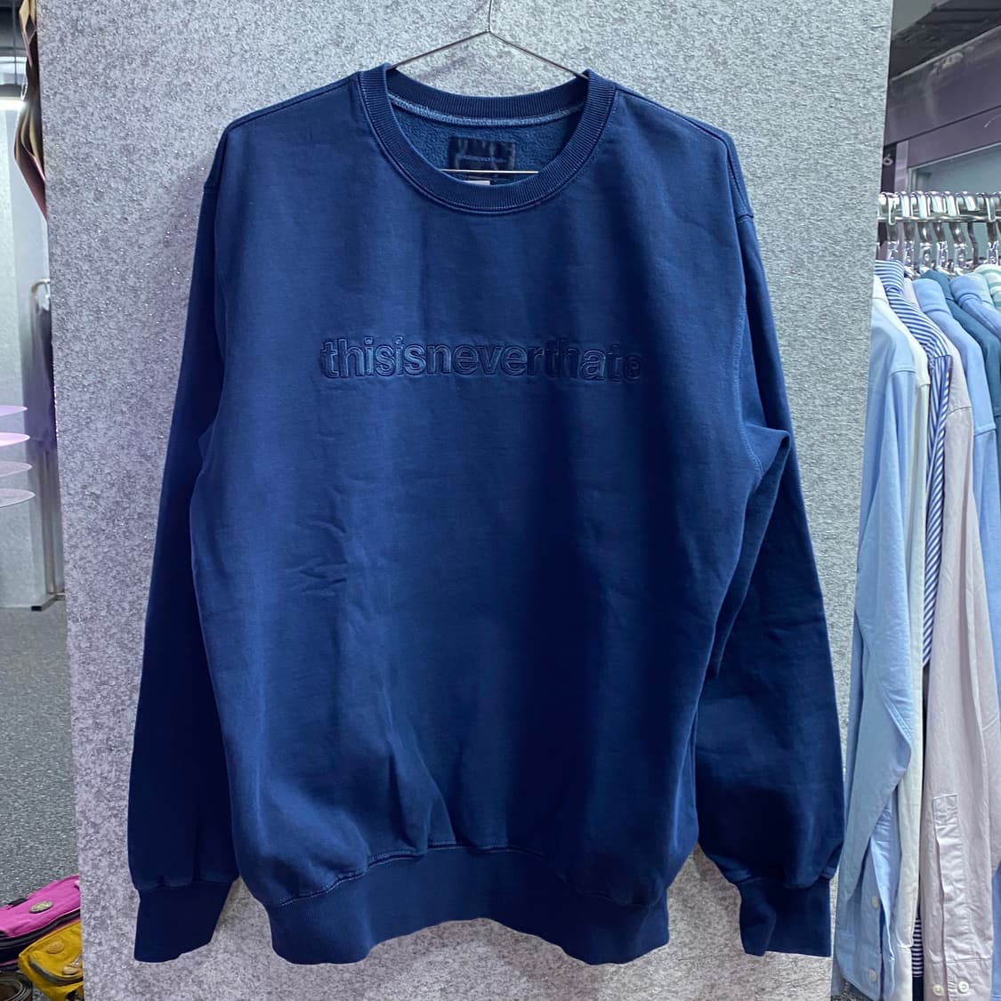 디스이즈네버댓 미들로고 네이비 스웻셔츠 B3349 상품이미지2