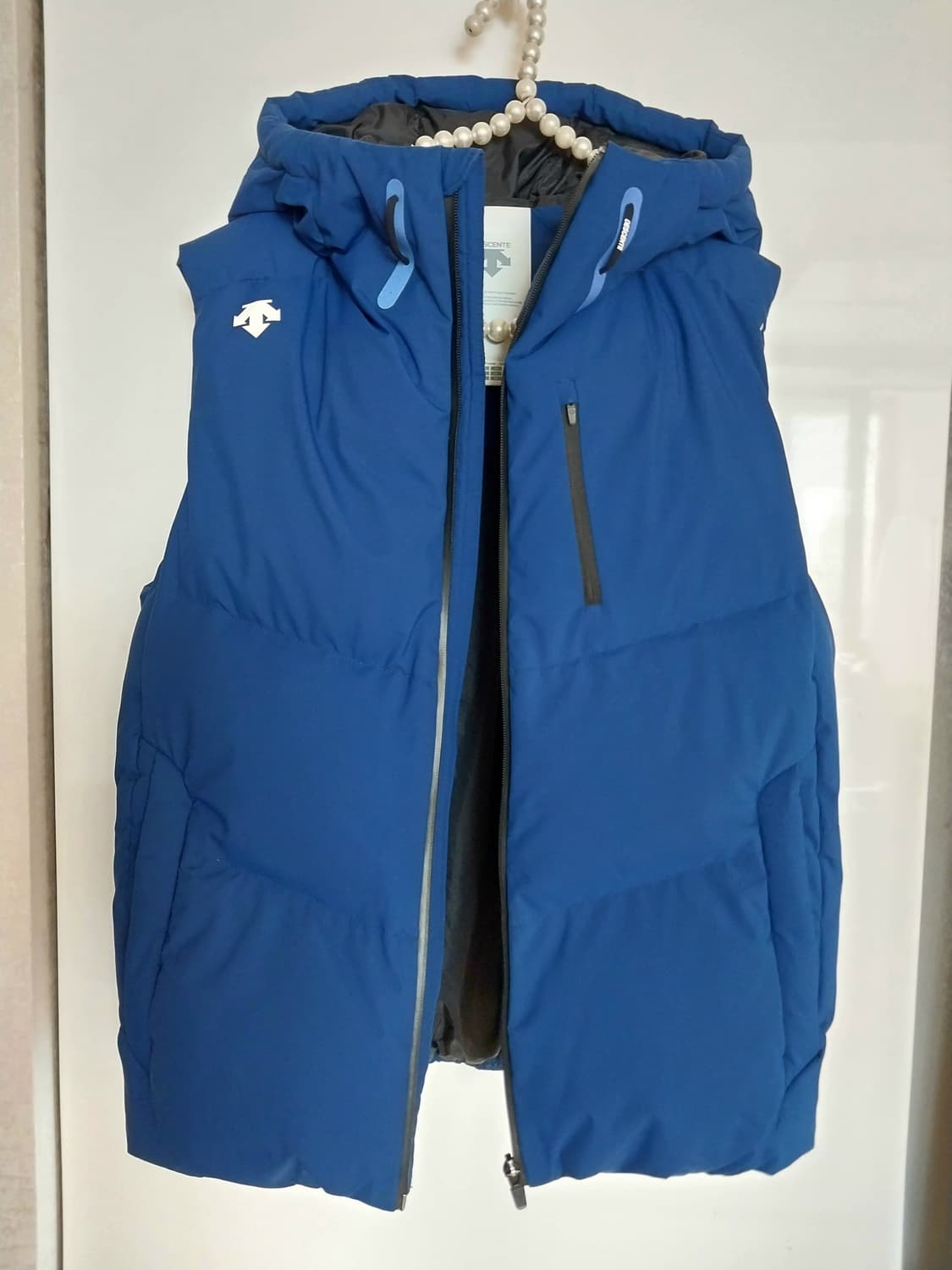 데상트 후드 패딩베스트 상품이미지1