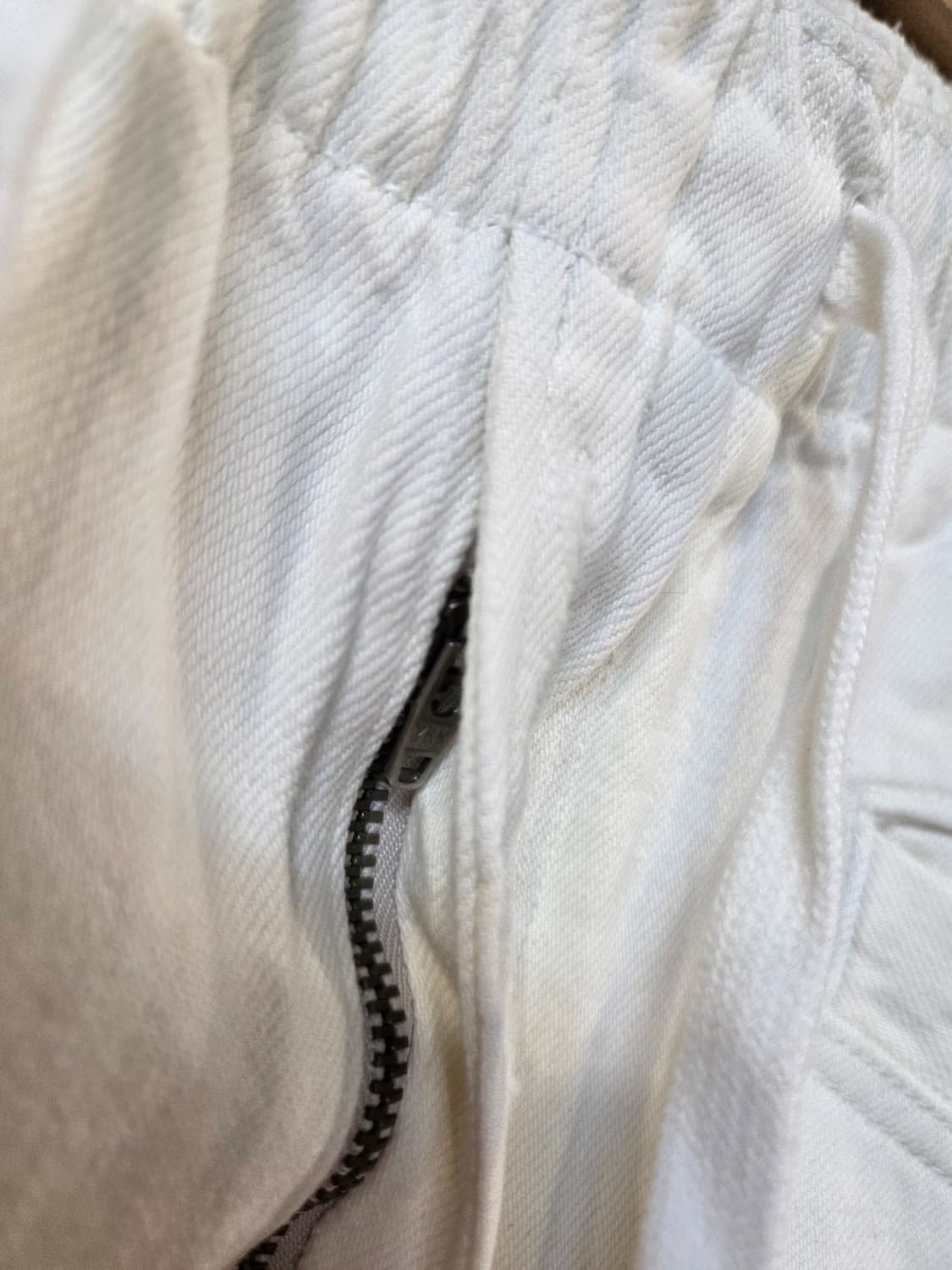 G-STAR화이트 데미지 조거팬(W33/L32)남여공용 상품이미지3