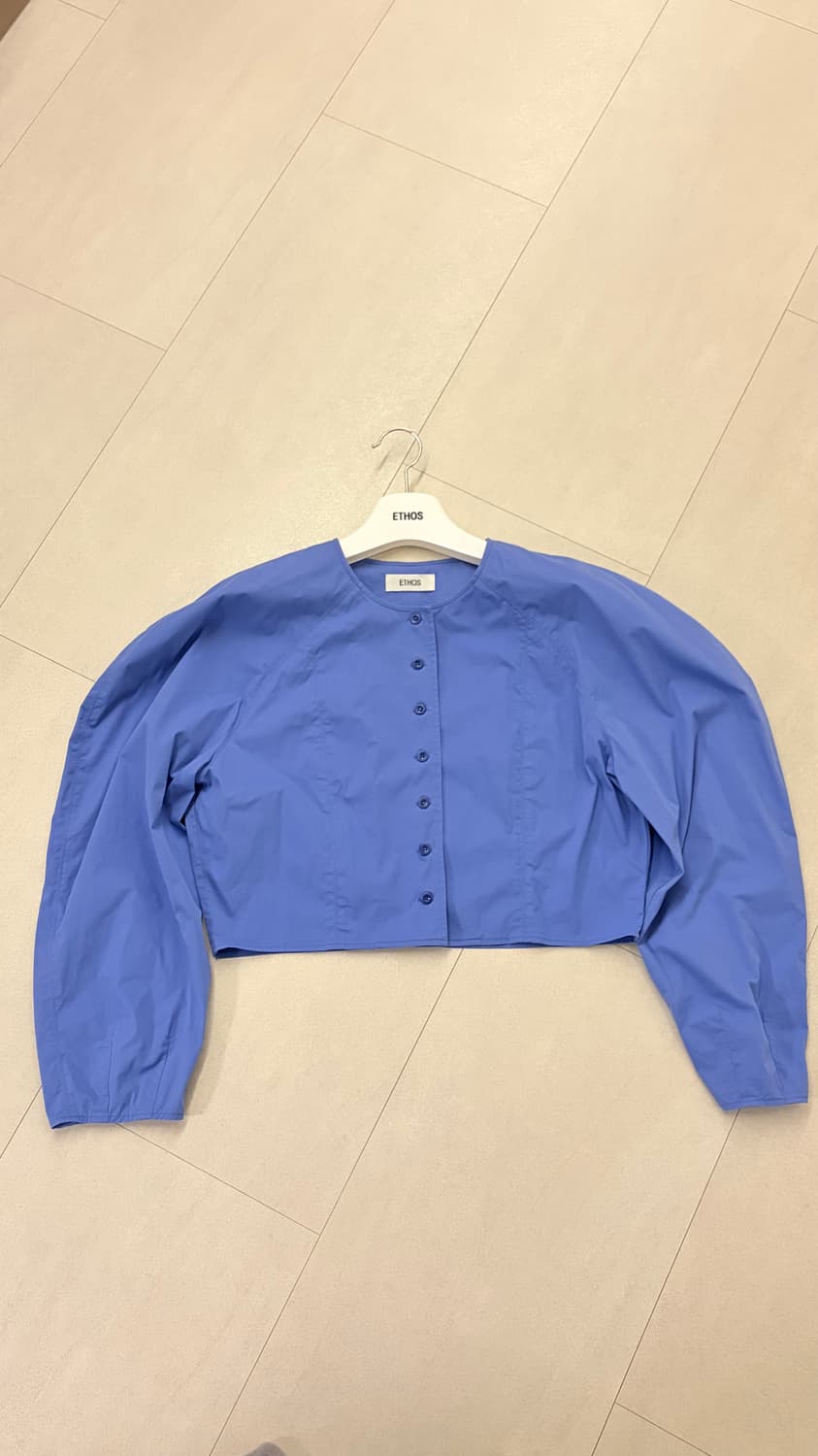 24 에토스 ROUNDED PUFF BLOUSE 상품이미지6