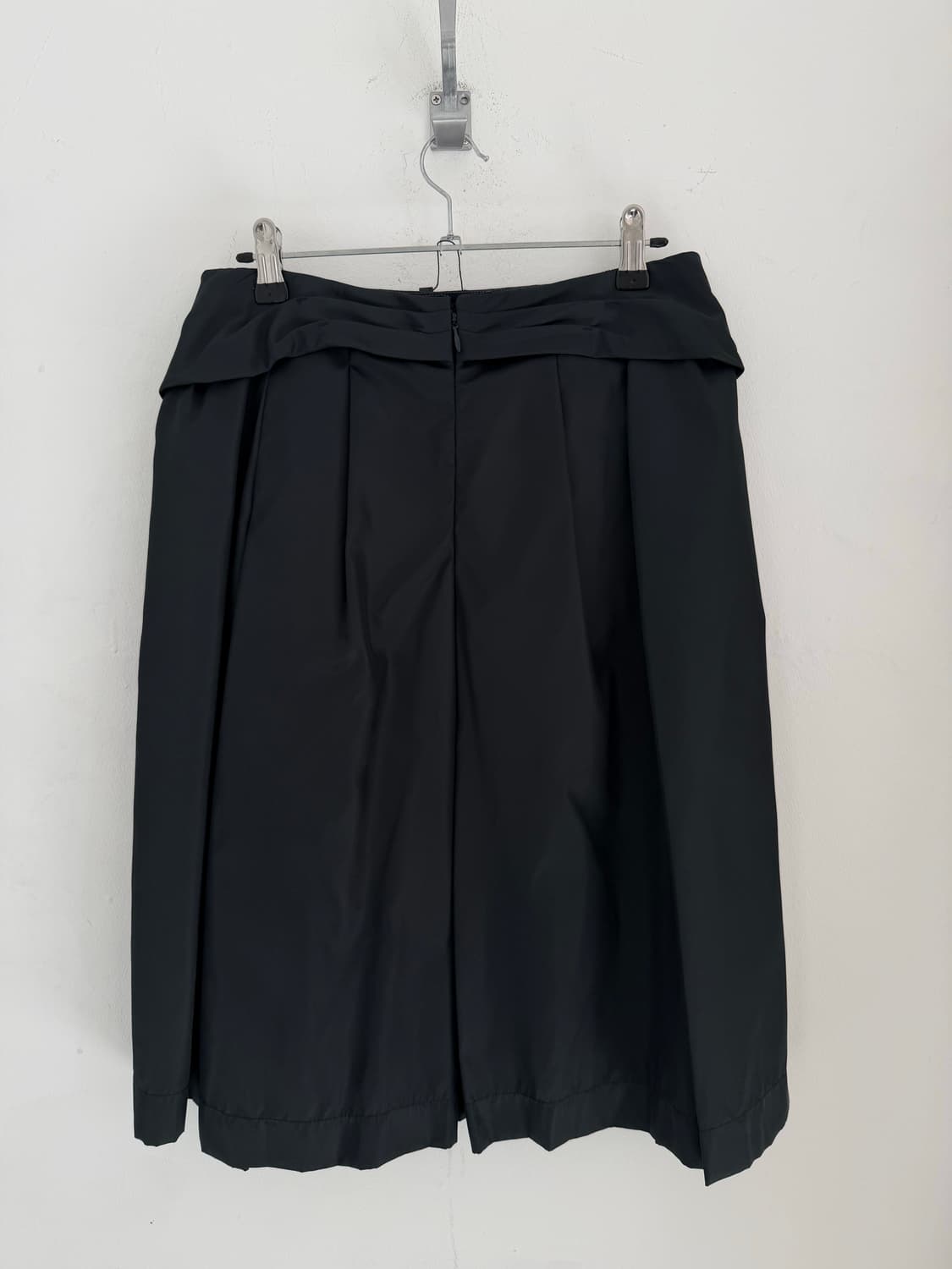 black nylon skirt 상품이미지1