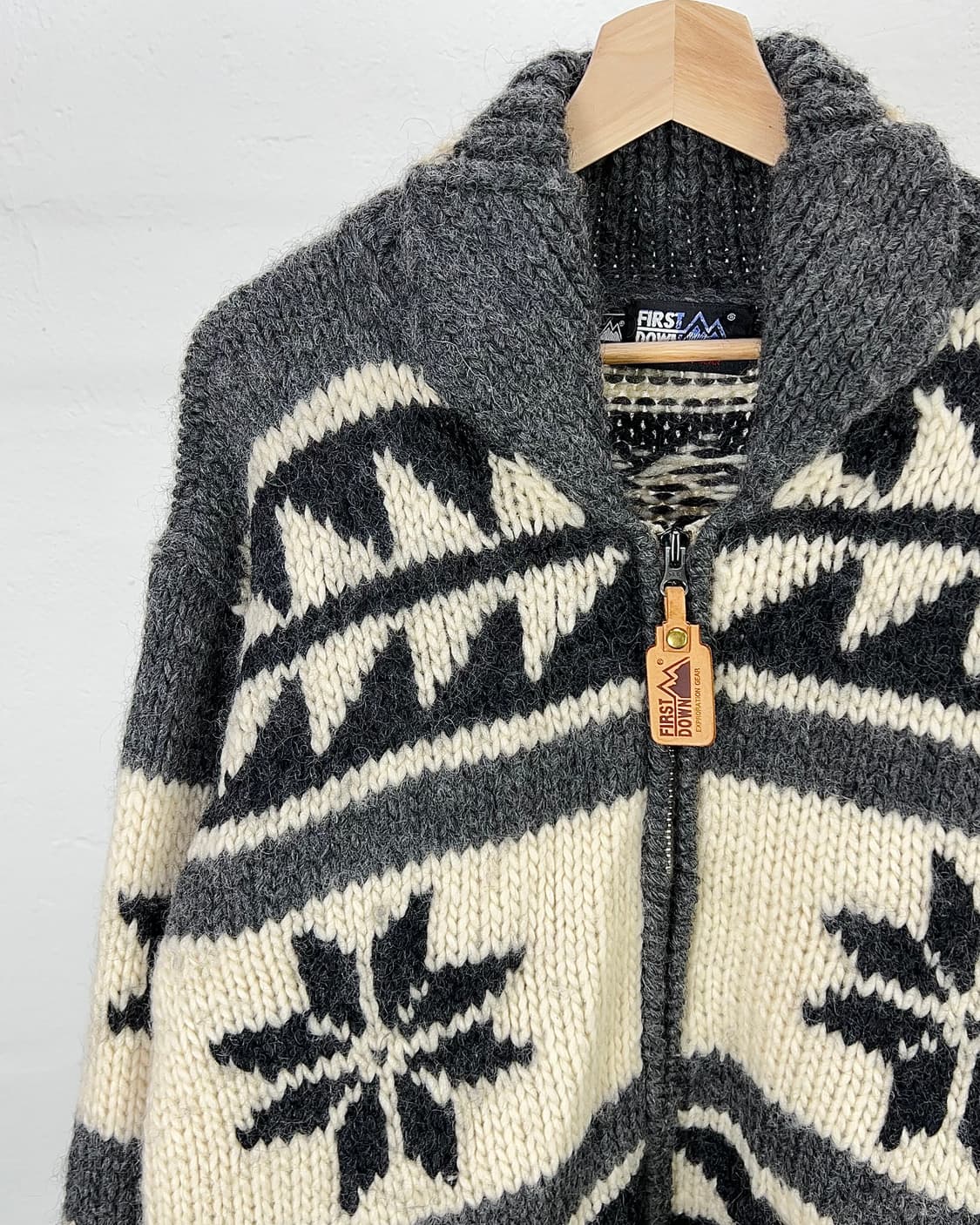 퍼스트 다운 카우보이 헤비 울 숄 카라 니트 코위찬 상품이미지2