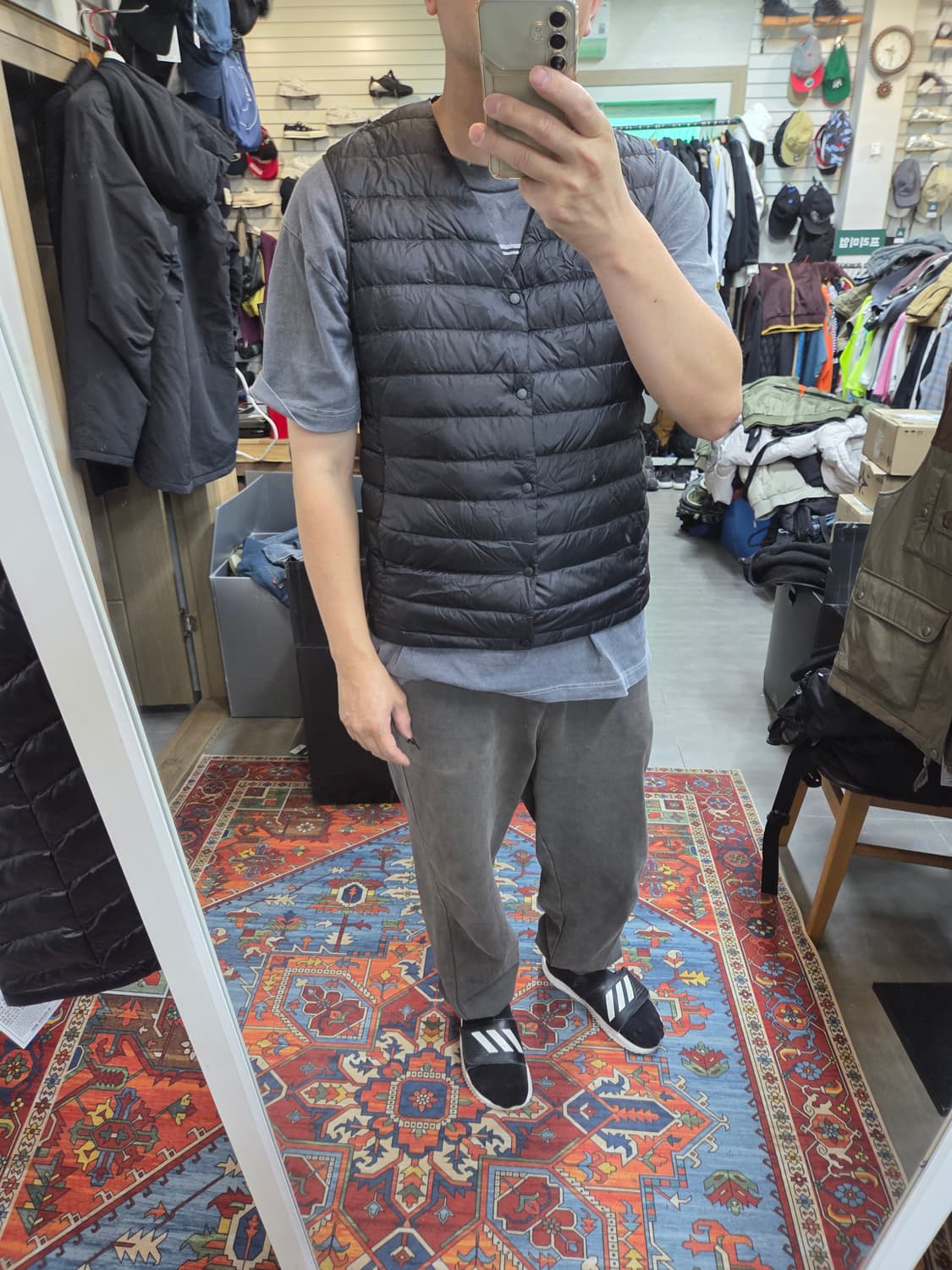 유니클로 경량 패딩조끼 xl 상품이미지5