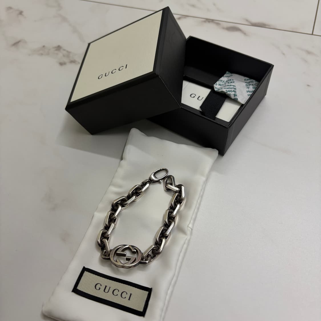 구찌 인터로킹G 와이드팔찌 18호 상품이미지1