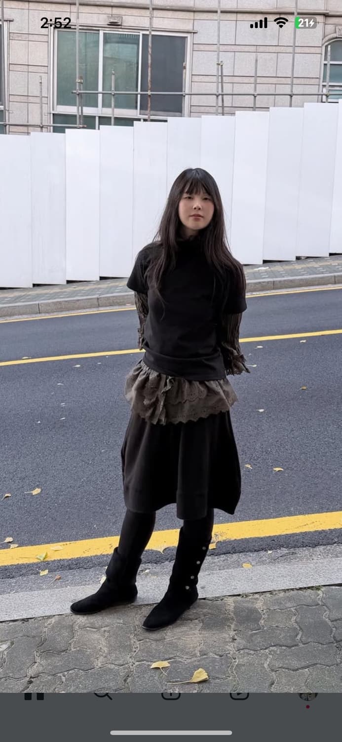 eonts 에옹쓰 세트 펀칭 블라우스 반팔티 상품이미지1