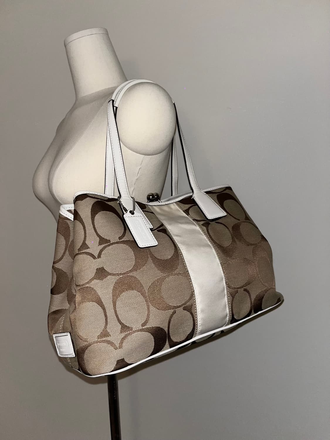 Coach white beige Shoulder bag 상품이미지3