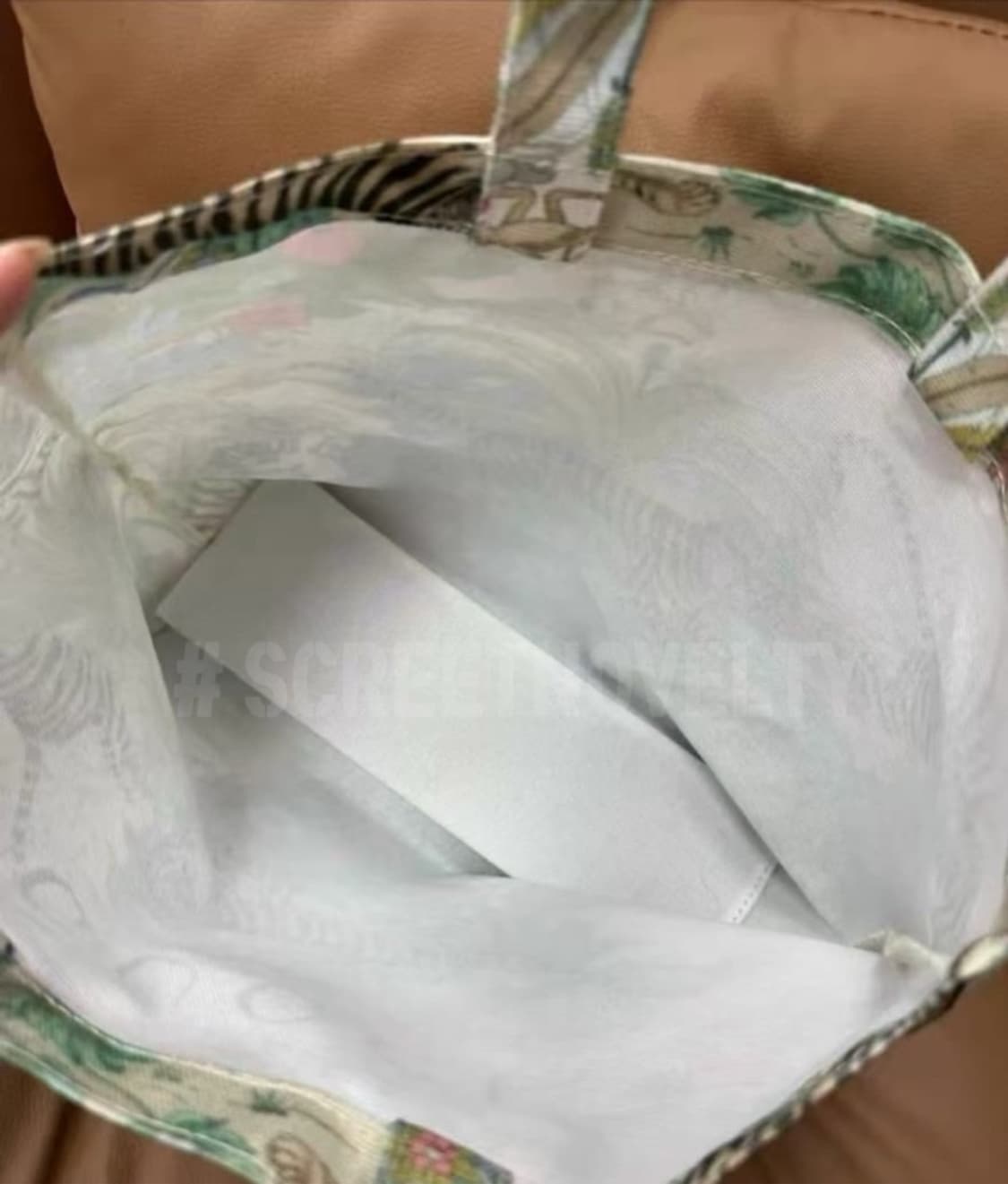 구찌뷰티 2025 타이거 에코백 기프트 토트백 상품이미지6