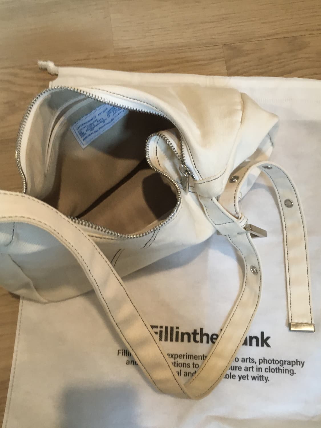 필인더블랭크 캔버스 스티치 호보백  상품이미지3