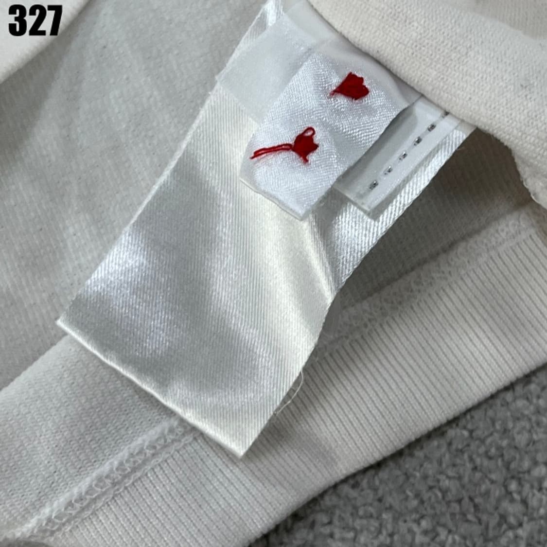 푸마 화이트 반팔티  상품이미지3