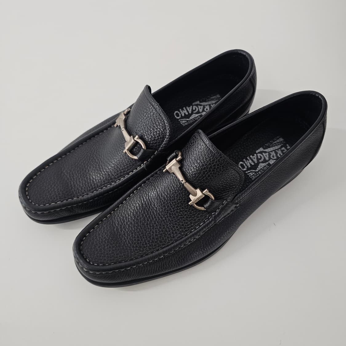 페레가모 간치니 무광 모카 로퍼 상품이미지1