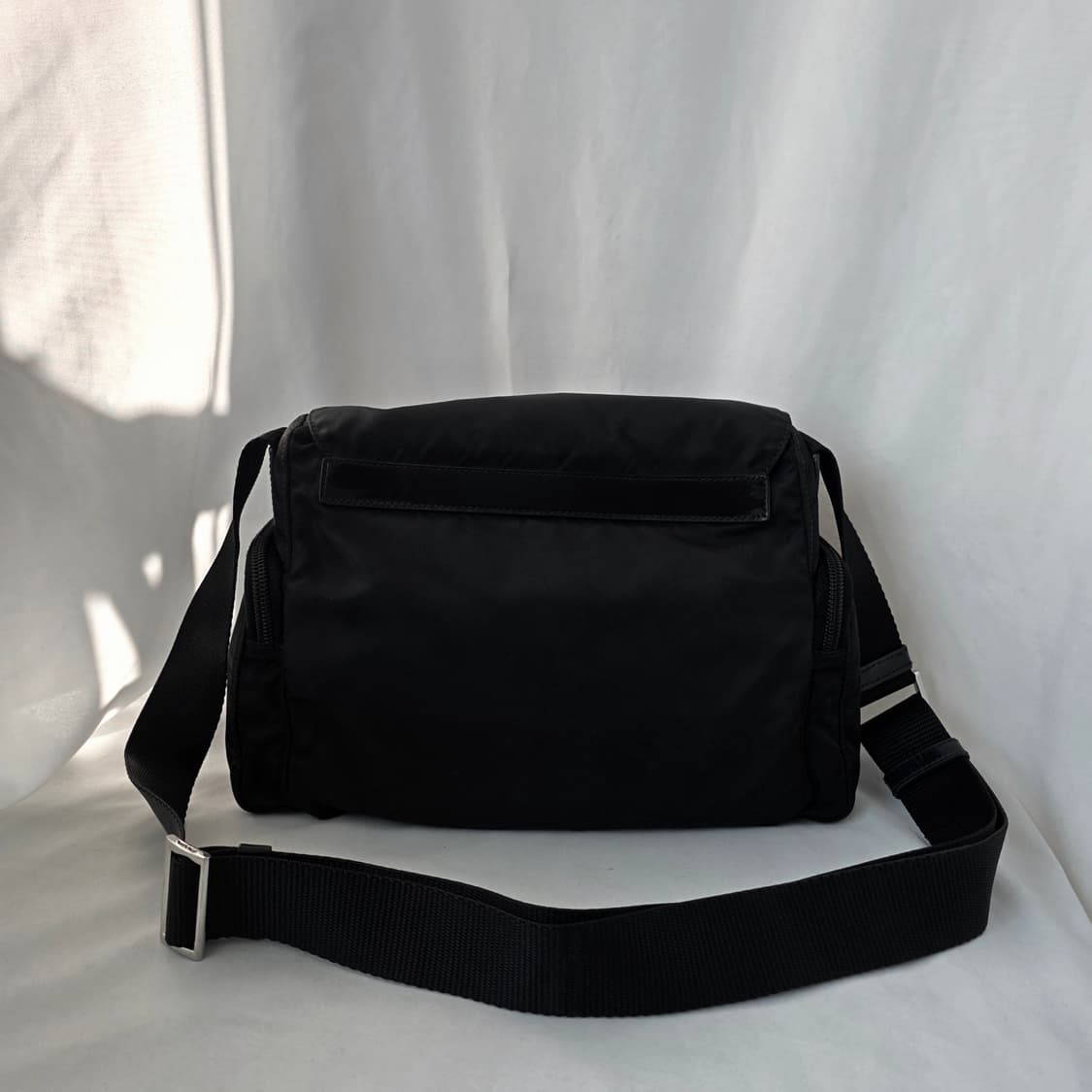 [정품 PRADA] 프라다 사이드 투포켓 나일론 크로스백 남녀공용 상품이미지2