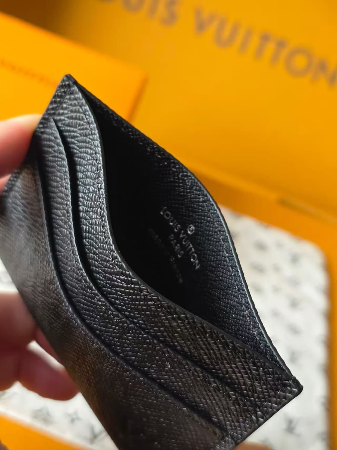루이비통 더블 카드 홀더 타이가 블랙 상품이미지5