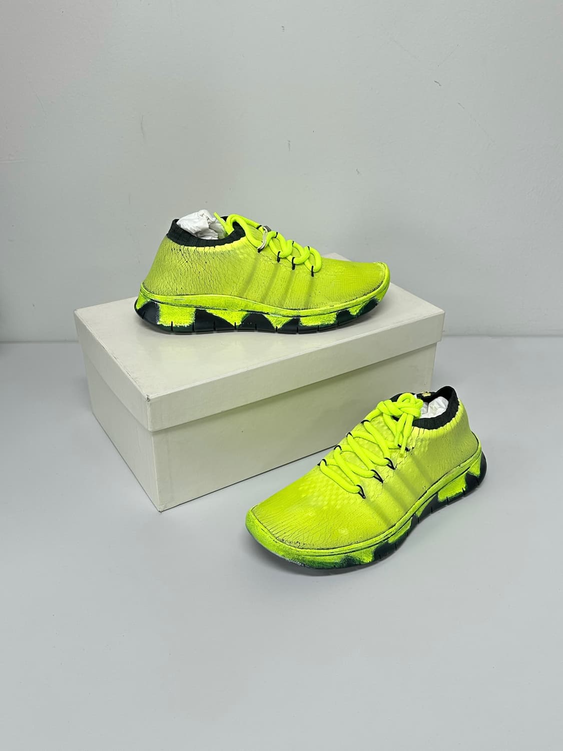 마르지엘라 페인팅 크랙업 러너 새상품 상품이미지1