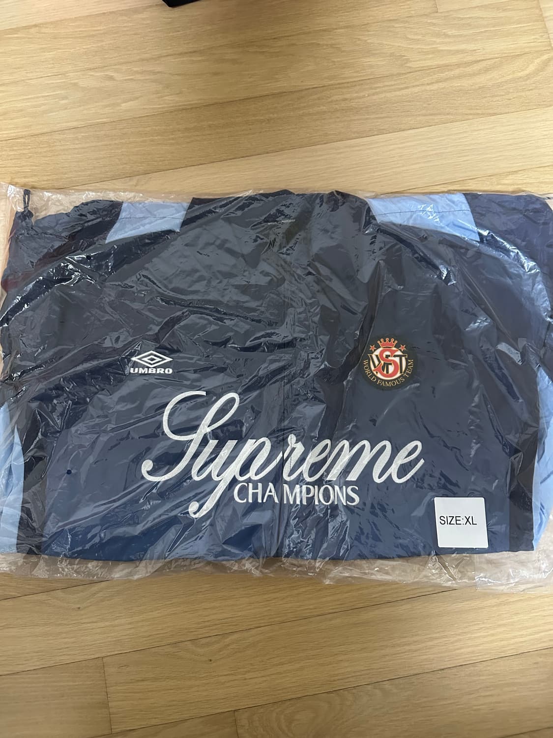 슈프림x엄브로 트랙자켓 xl 네이비 상품이미지2