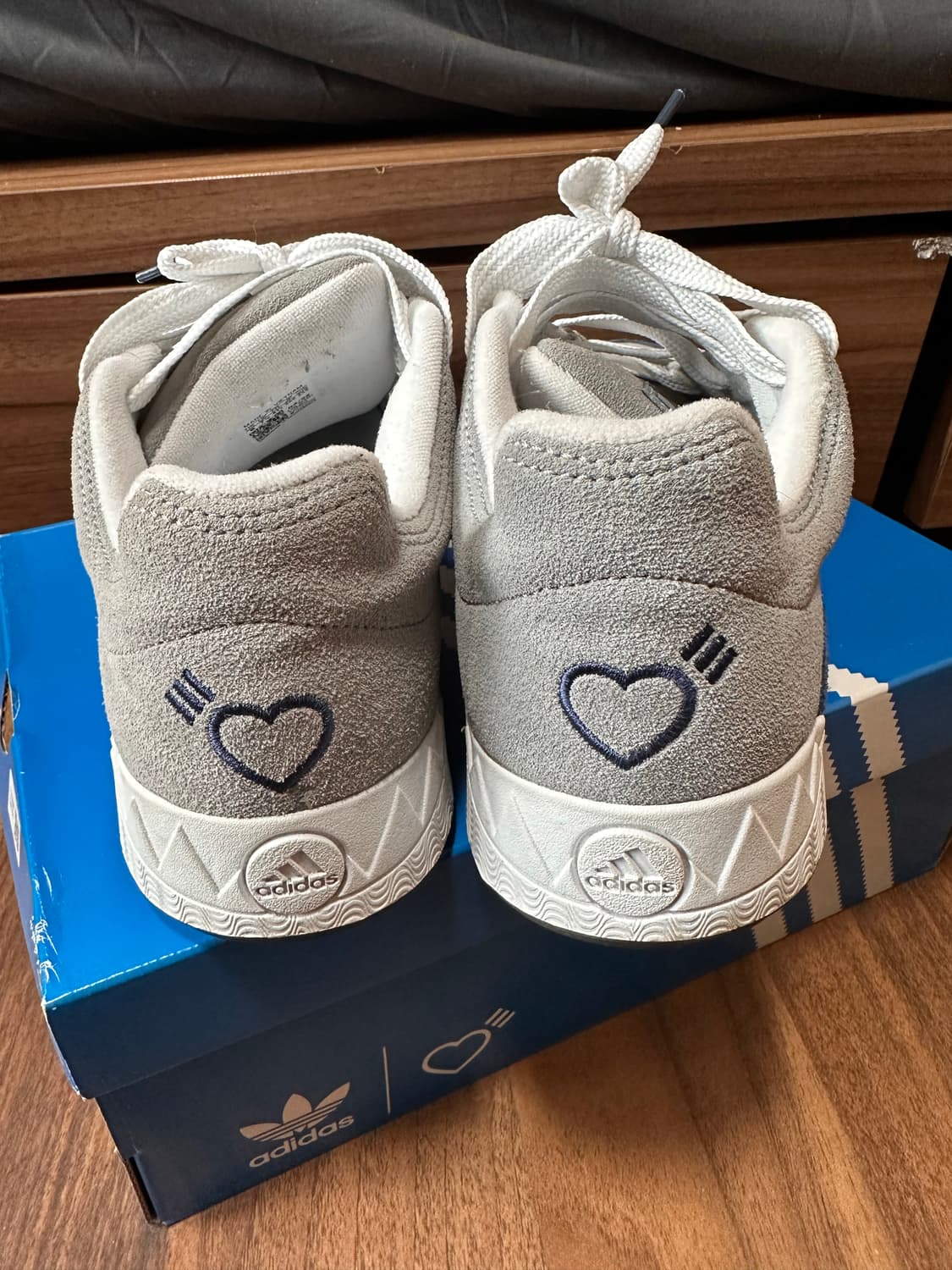 260) 아디다스 x 휴먼 메이드 아디매틱 그레이 상품이미지7