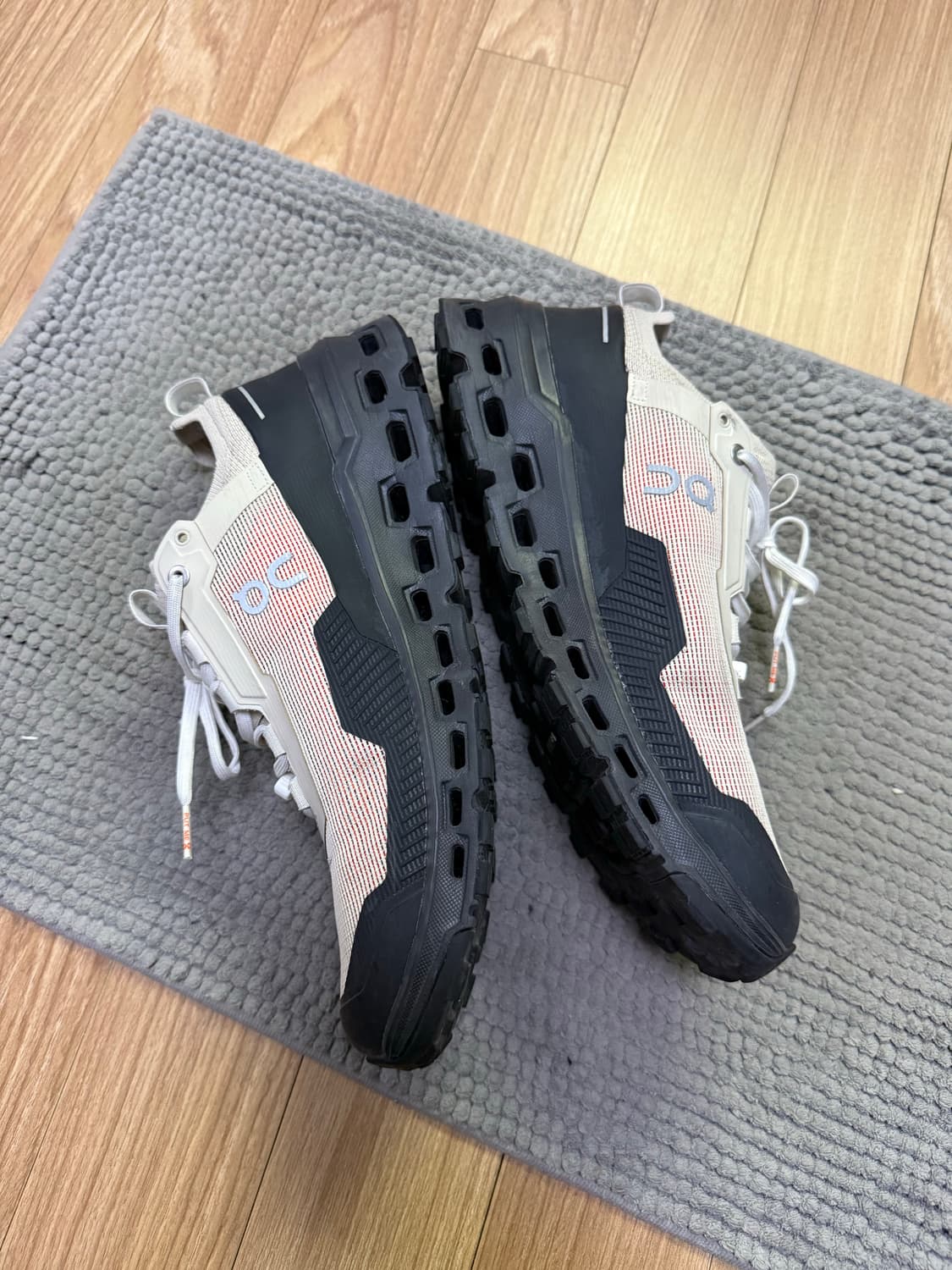 온러닝 클라우드울트라2 샌드블랙 상품이미지2