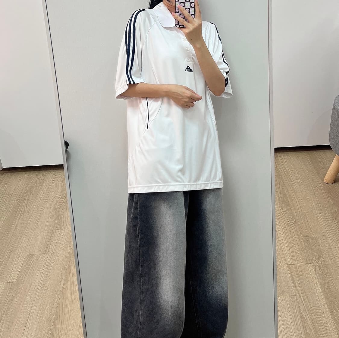 (새상품) 아디다스 자수로고 화이트 네이비 삼선 반팔 카라티 상품이미지1