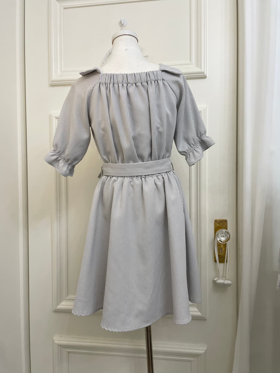 gray stripe collar rose embroidery midi 상품이미지3