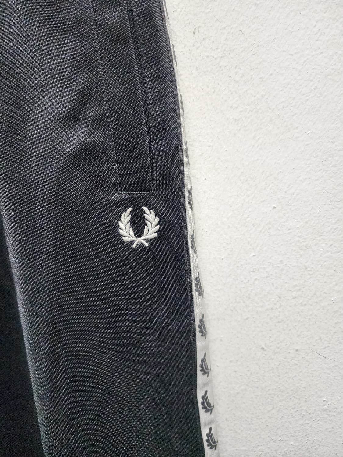 프레드페리 사이드라인 트랙팬츠  상품이미지3