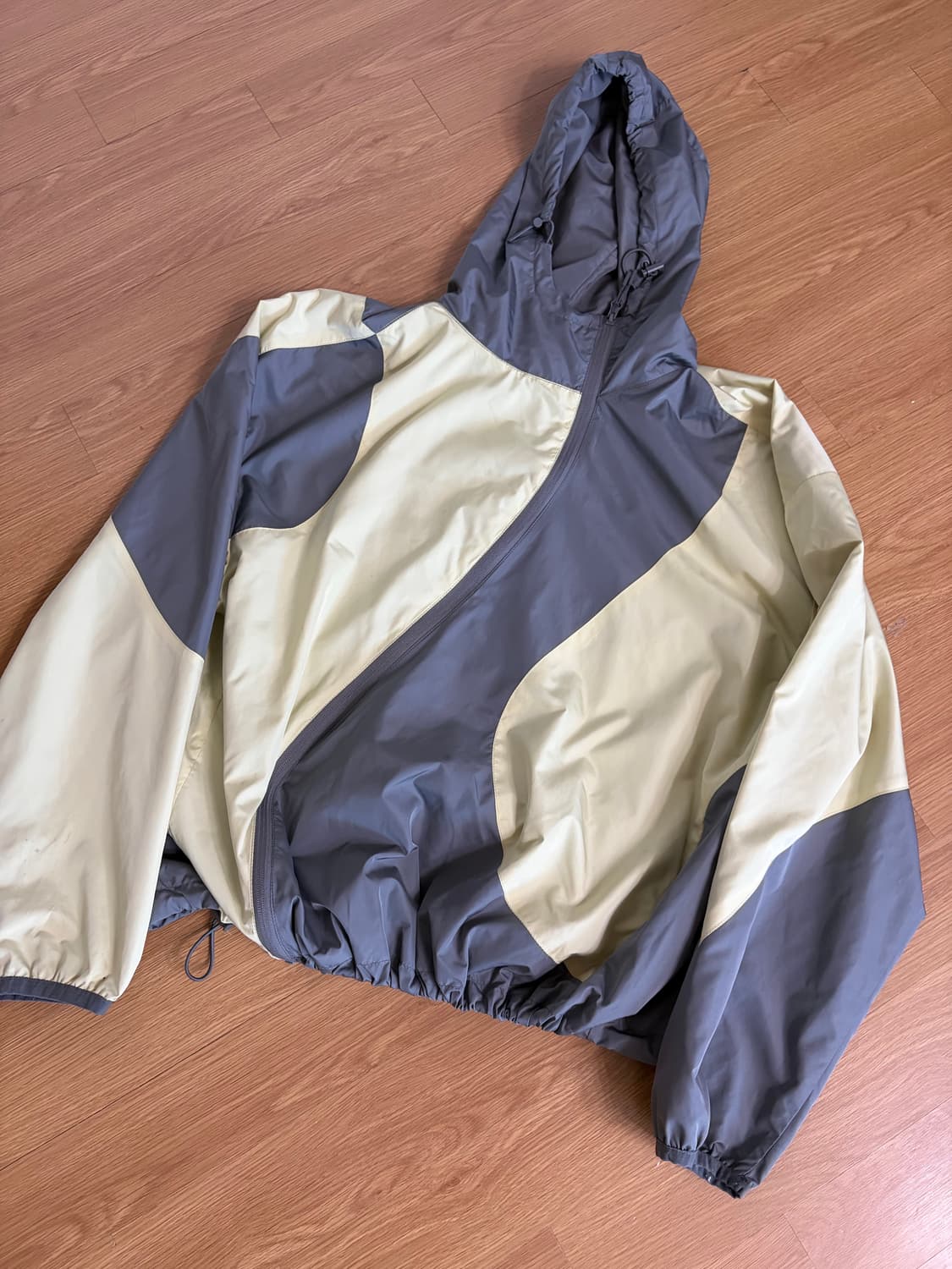 H&m 아시아 한정 원드자켓 상품이미지1