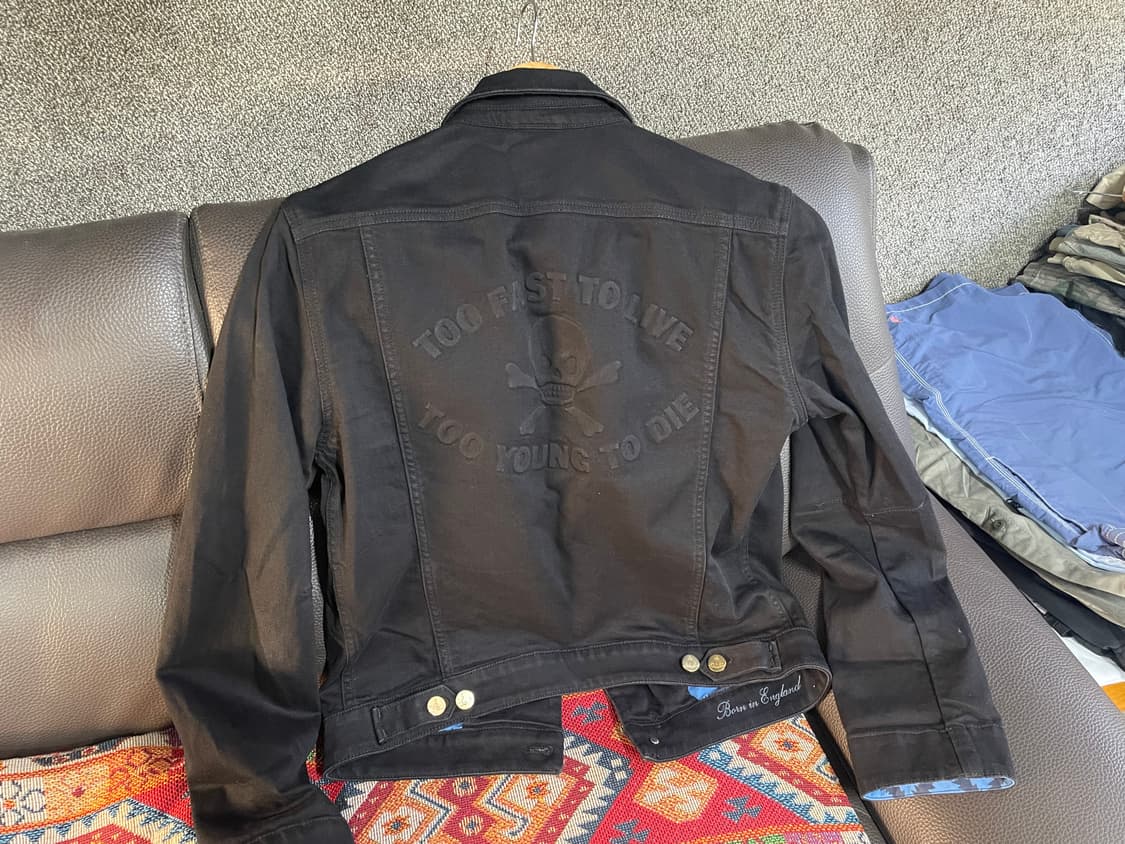 비비안 웨스트우드 블랙라벨 too fast to live 상품이미지5