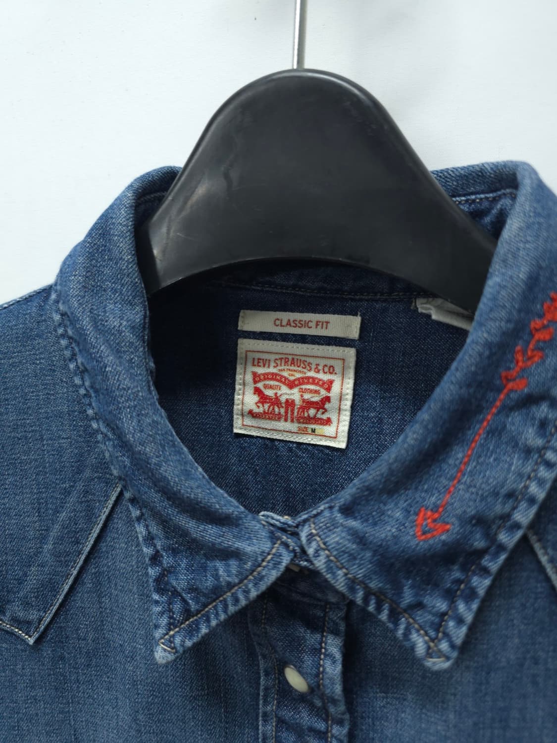 리바이스 여성 웨스턴 자수 데님 셔츠 중청(66~66반) 상품이미지3