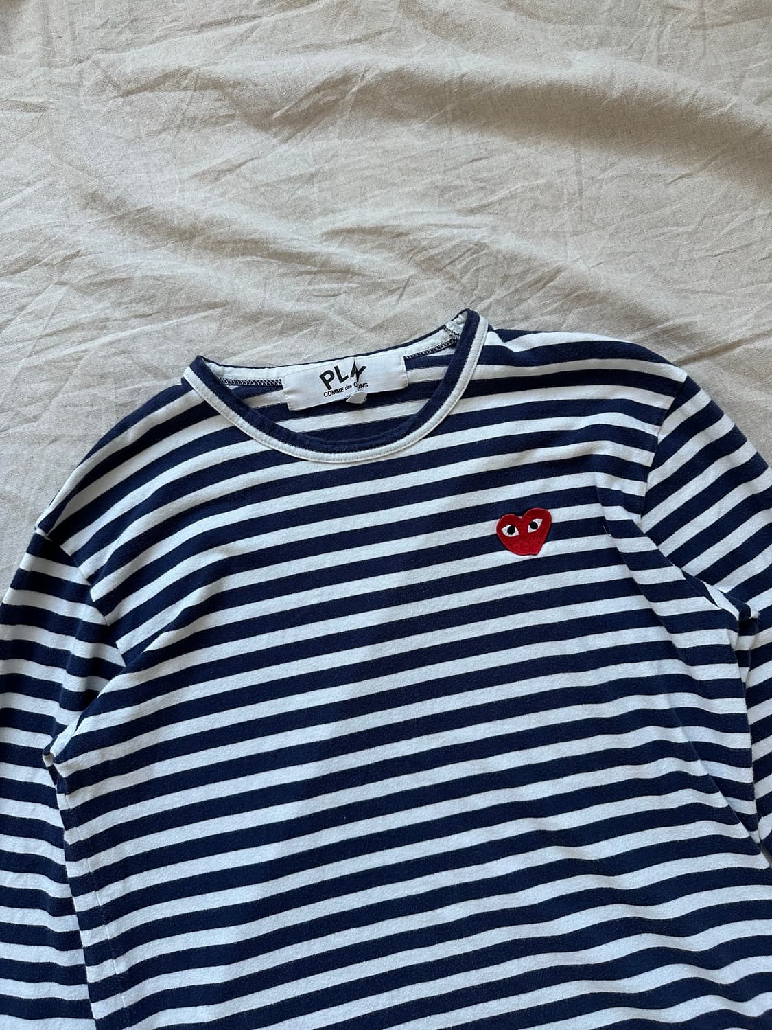 꼼데가르송 레드 와펜 스트라이프 네이비 긴팔티 AZ-T010 상품이미지5