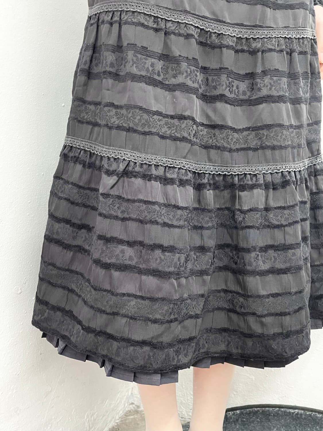 블랙 고딕 리본 레이스 디테일 스커트 상품이미지4