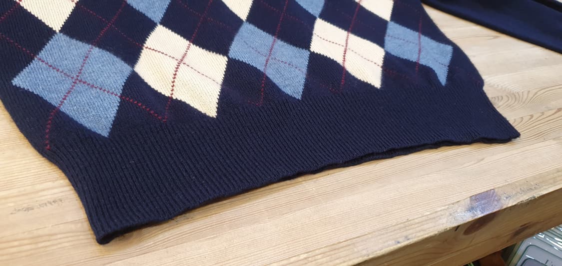 100.버버리 캐시미어 브이넥 니트 상품이미지6