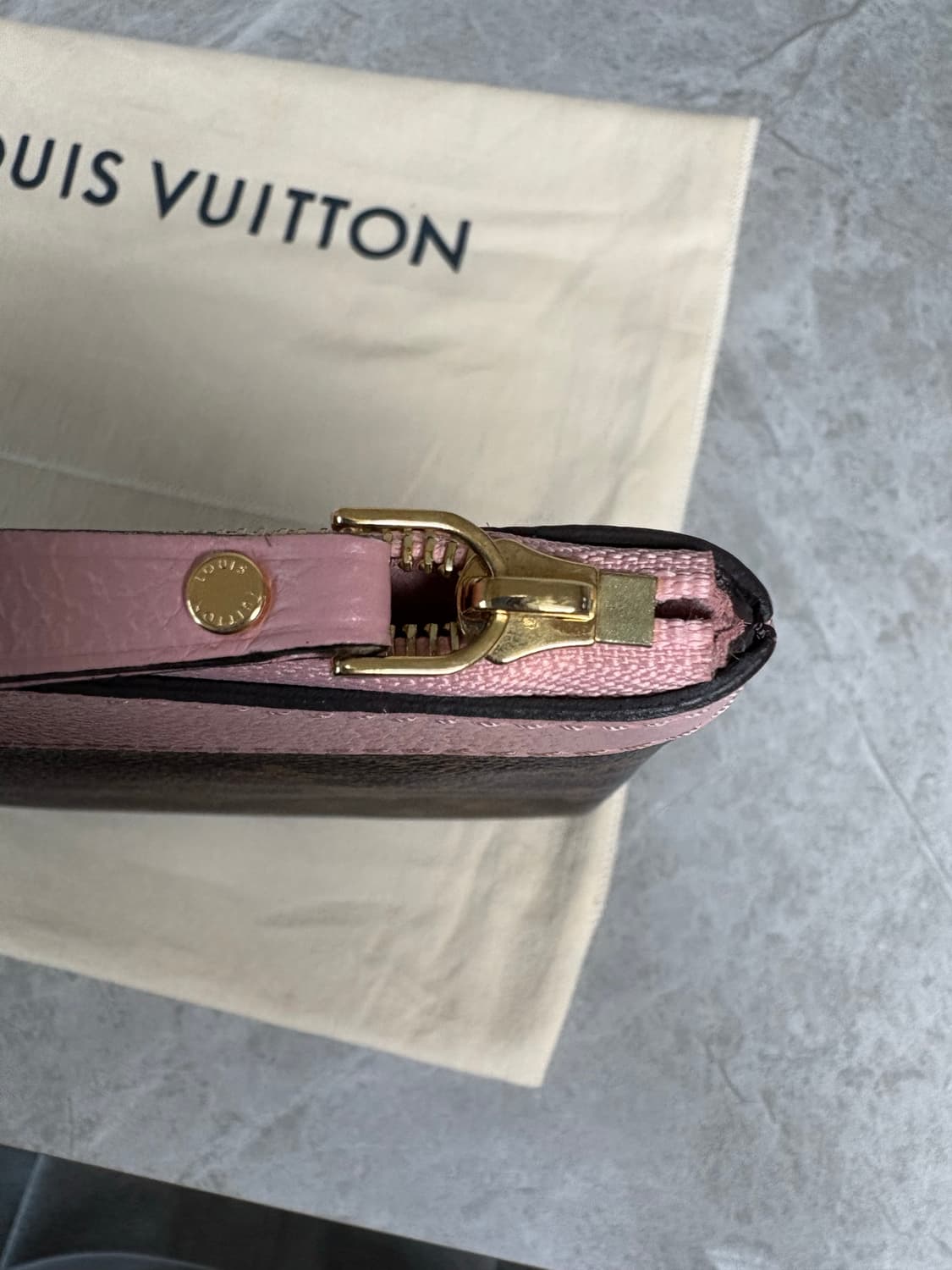 루이비통 데일리 파우치 클러치 상품이미지7