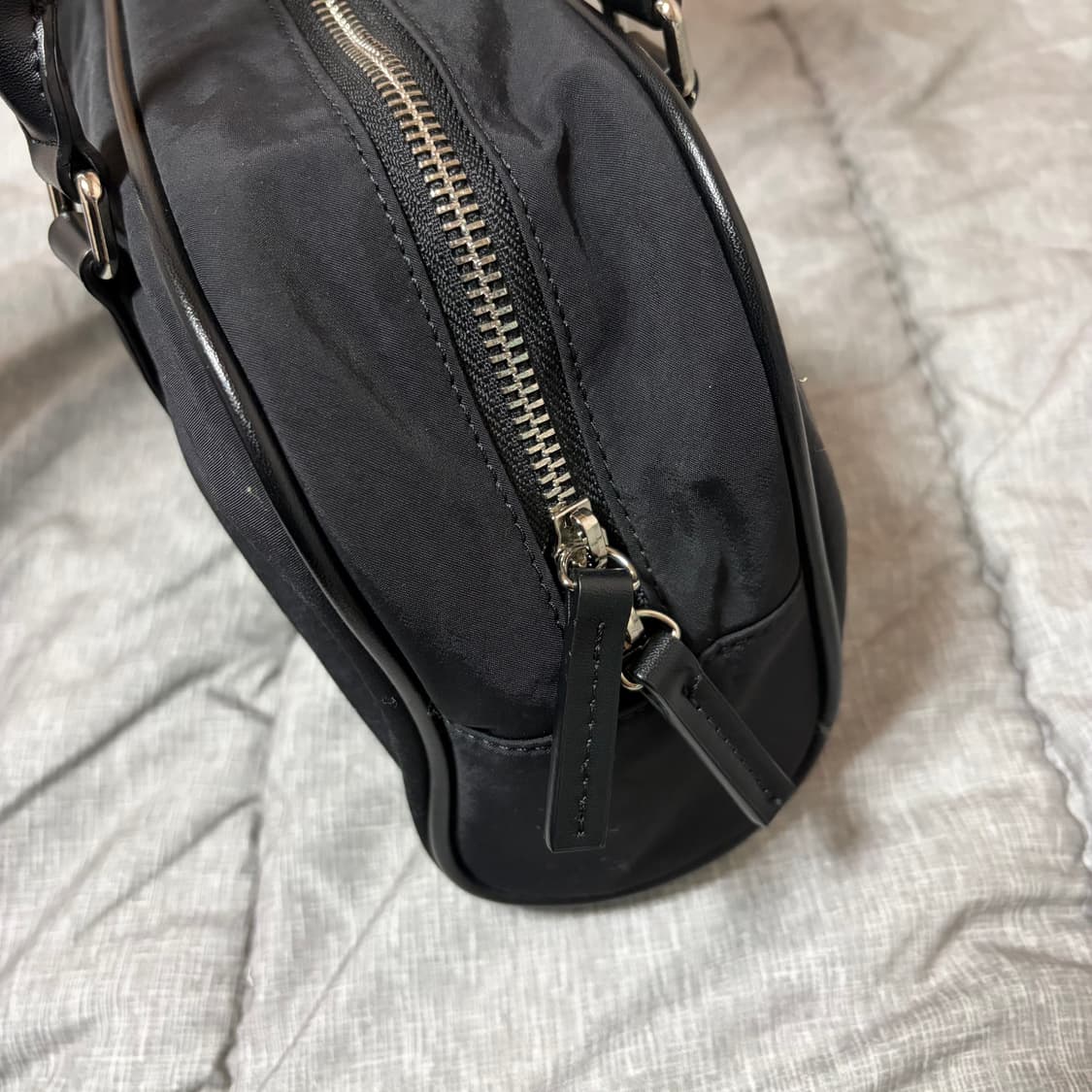 히어리 나일론 숄더백 - Ember Boston Bag(Black) 상품이미지5