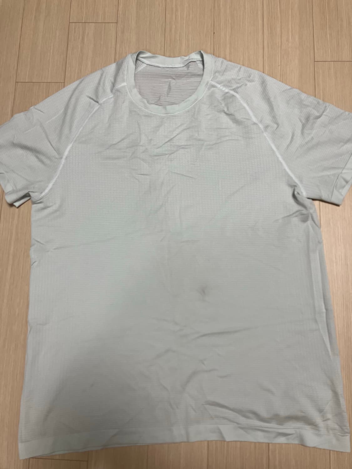 룰루레몬 메탈벤트 숏슬리브 연두 l 상품이미지2