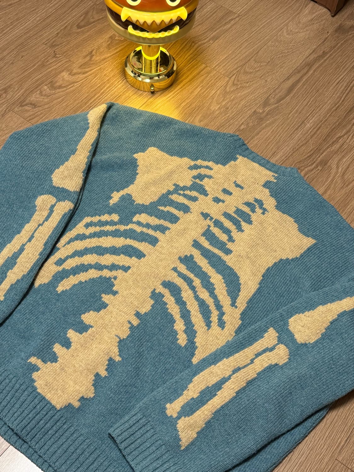 캐피탈 본 니트 크루넥 스웨터 색소폰 상품이미지3