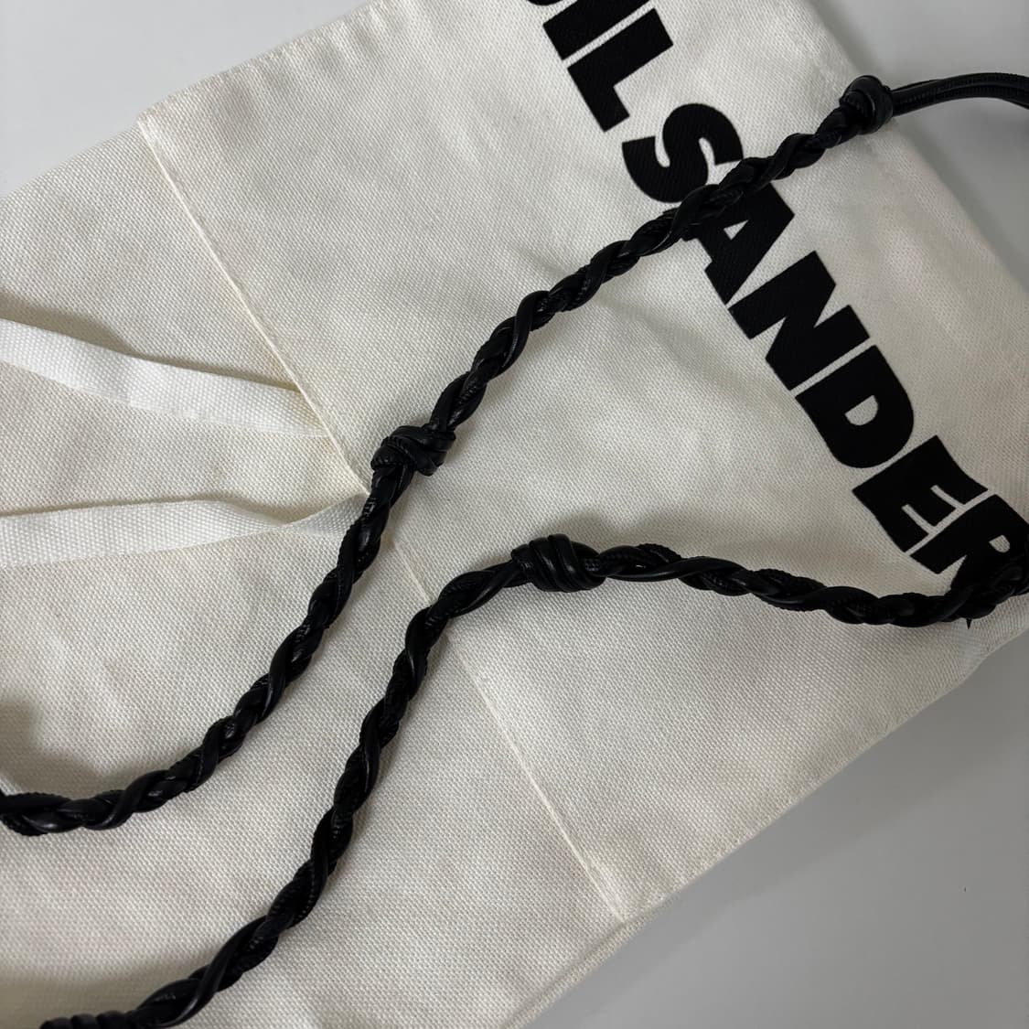 질샌더 탱글백 스몰 블랙 상품이미지4