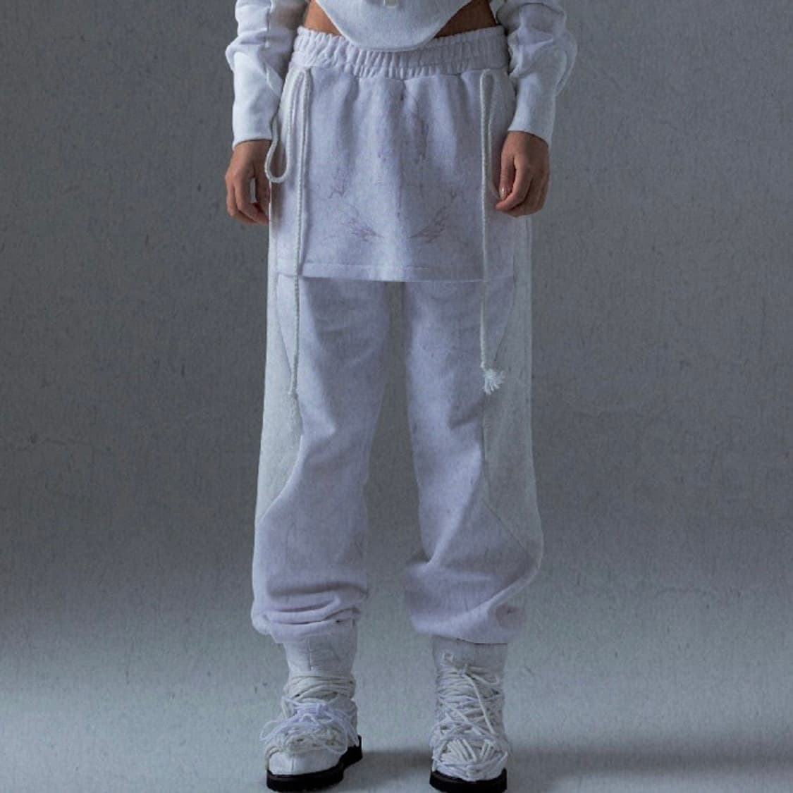 오호스 그래픽 스웻팬츠 white 상품이미지1