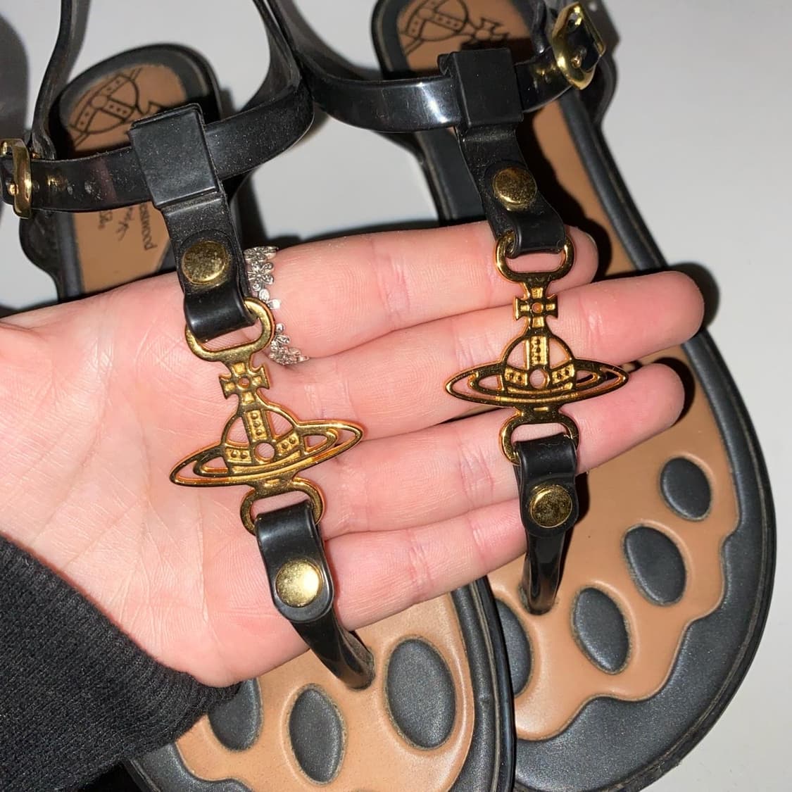Viviennne Westwood 비비안웨스트우드 멜리사 Orb 샌들 상품이미지1