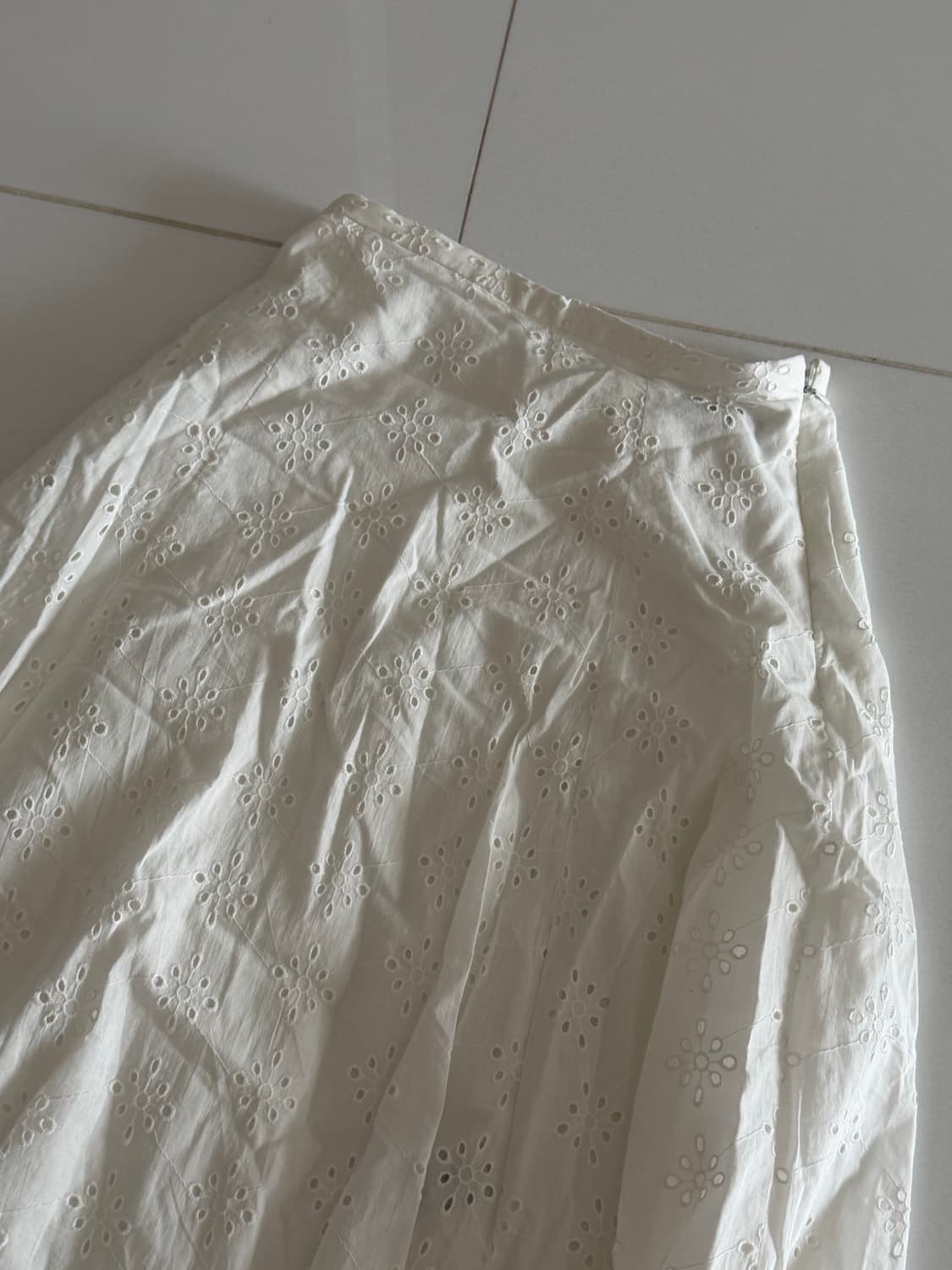 zara 자라 펀칭 화이트 스커트 상품이미지2